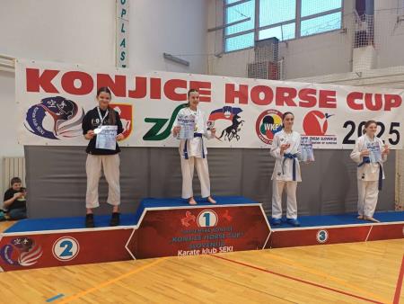 Sara Mišić 3. mesto v borbah med ml. kadetinjami do 47kg